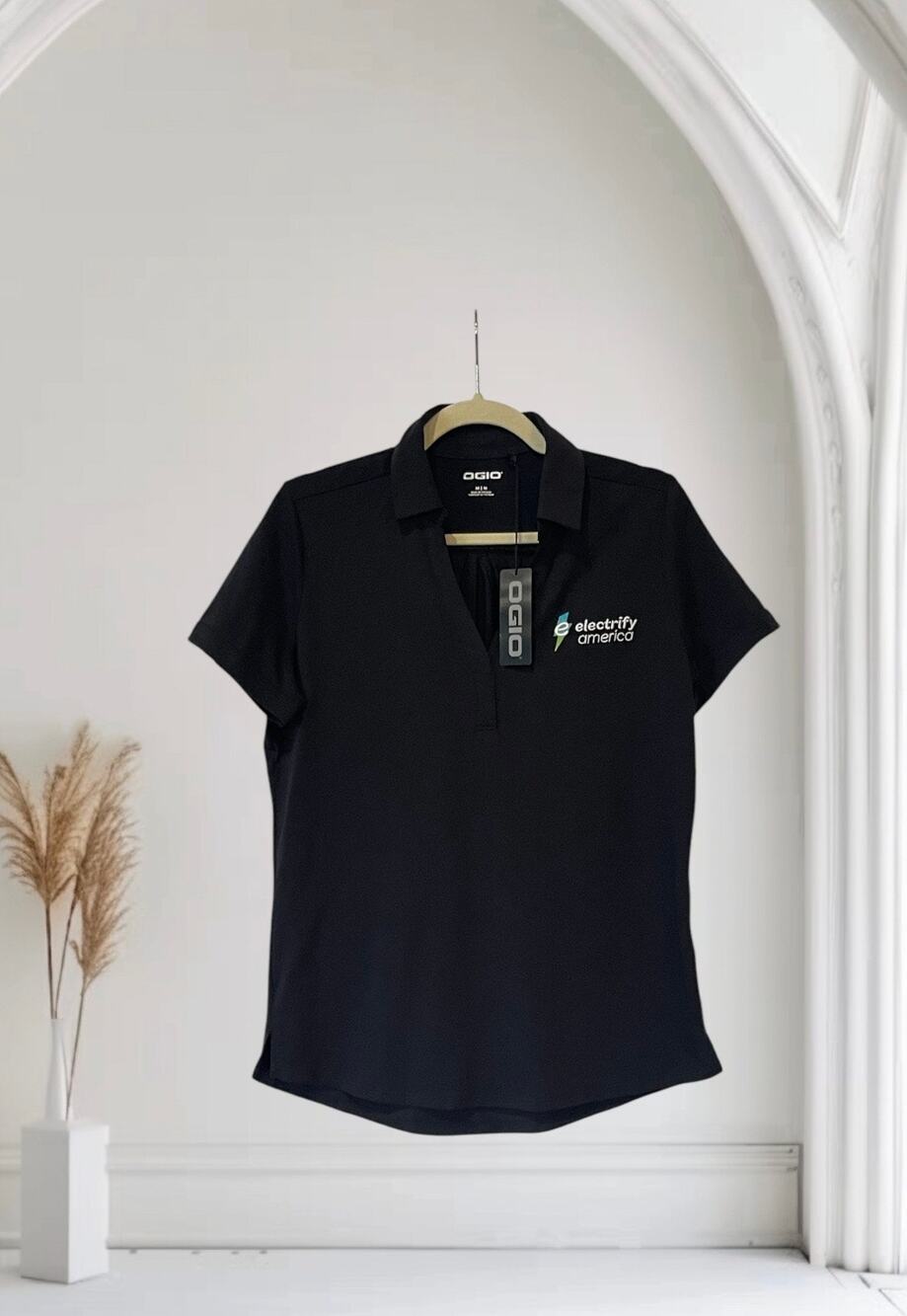 NWT Ogio Electrify America Black Ladies Polo Shirt Medium